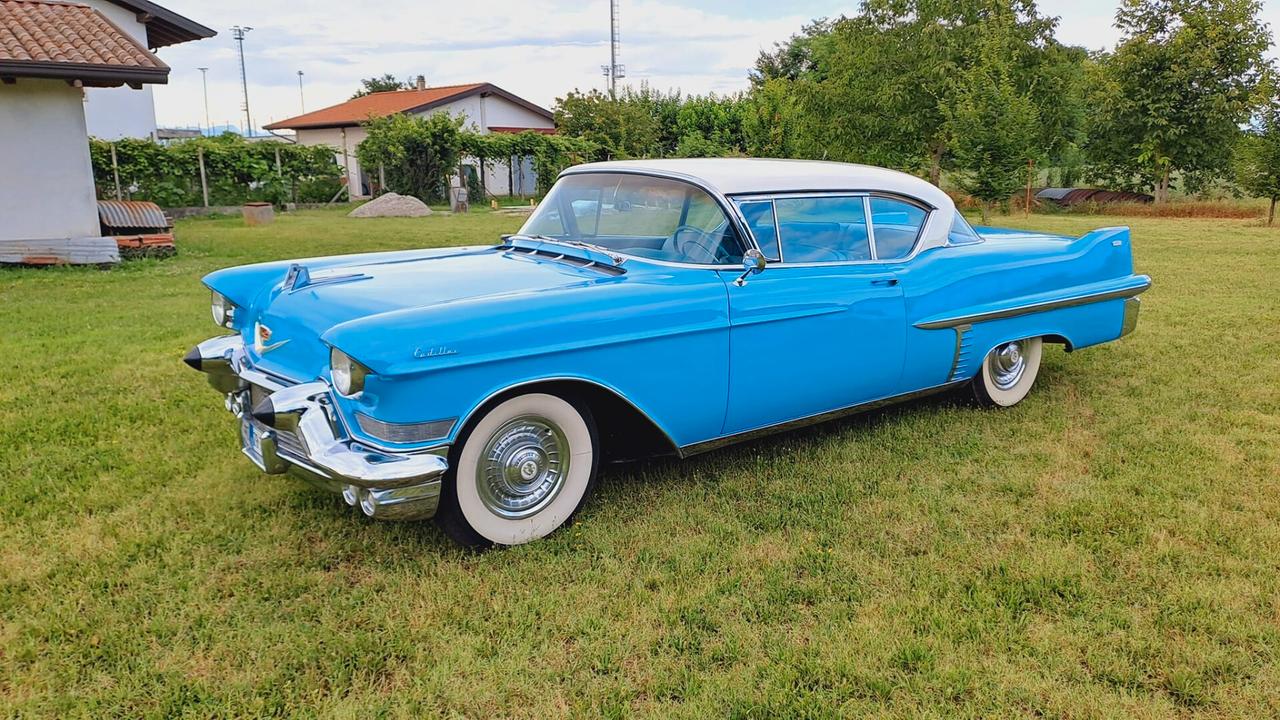 Cadillac Deville 57 coupé