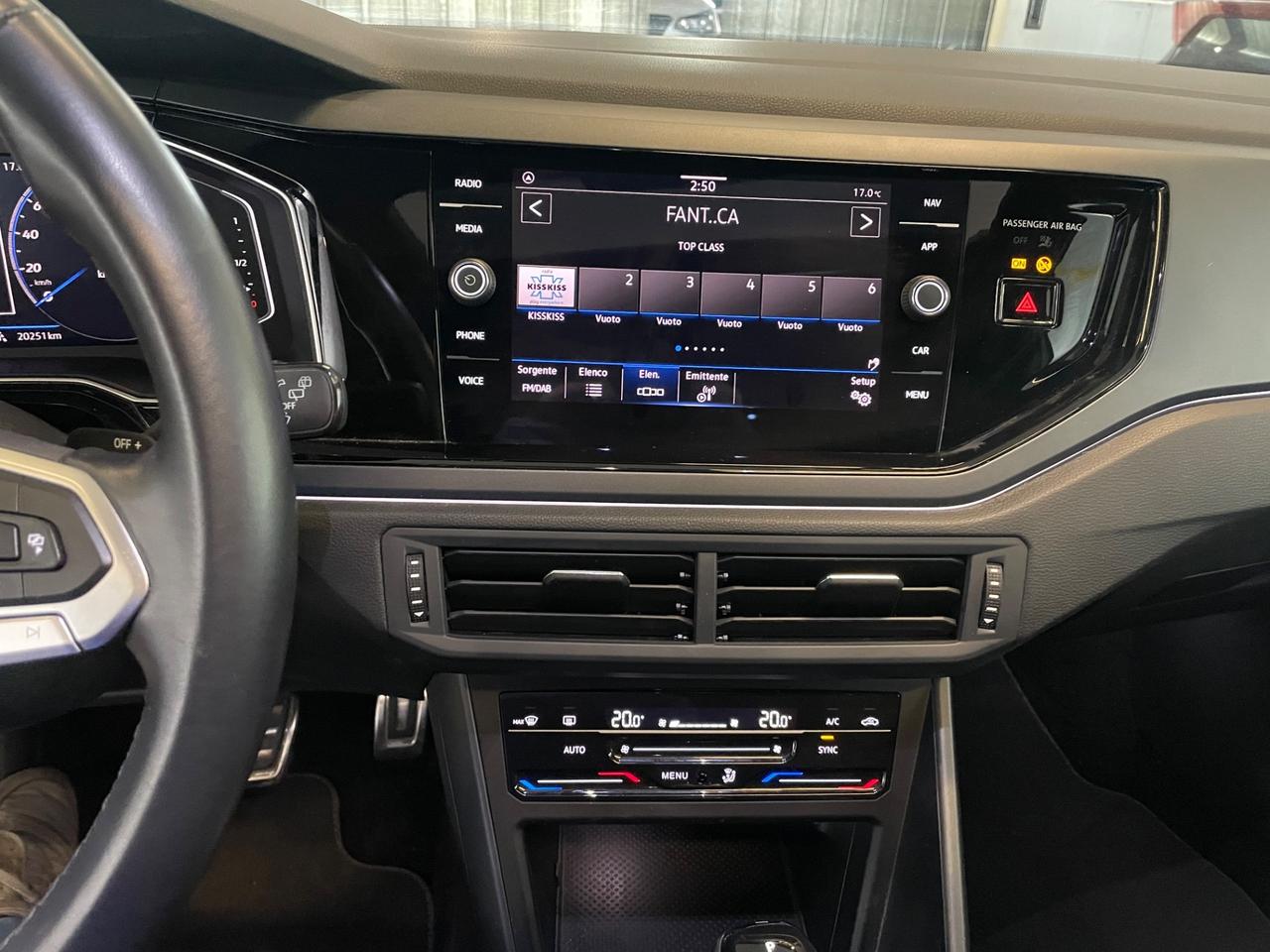 Volkswagen Taigo 1.0 TSI 115 CV DSG R-Line Telecamera Keyless