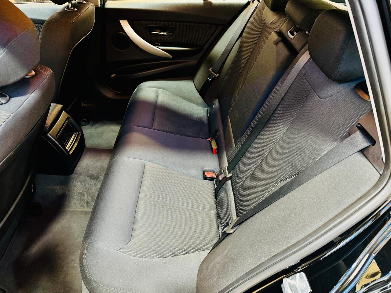 BMW 318d Touring LED / Sedili Risc. / Navi