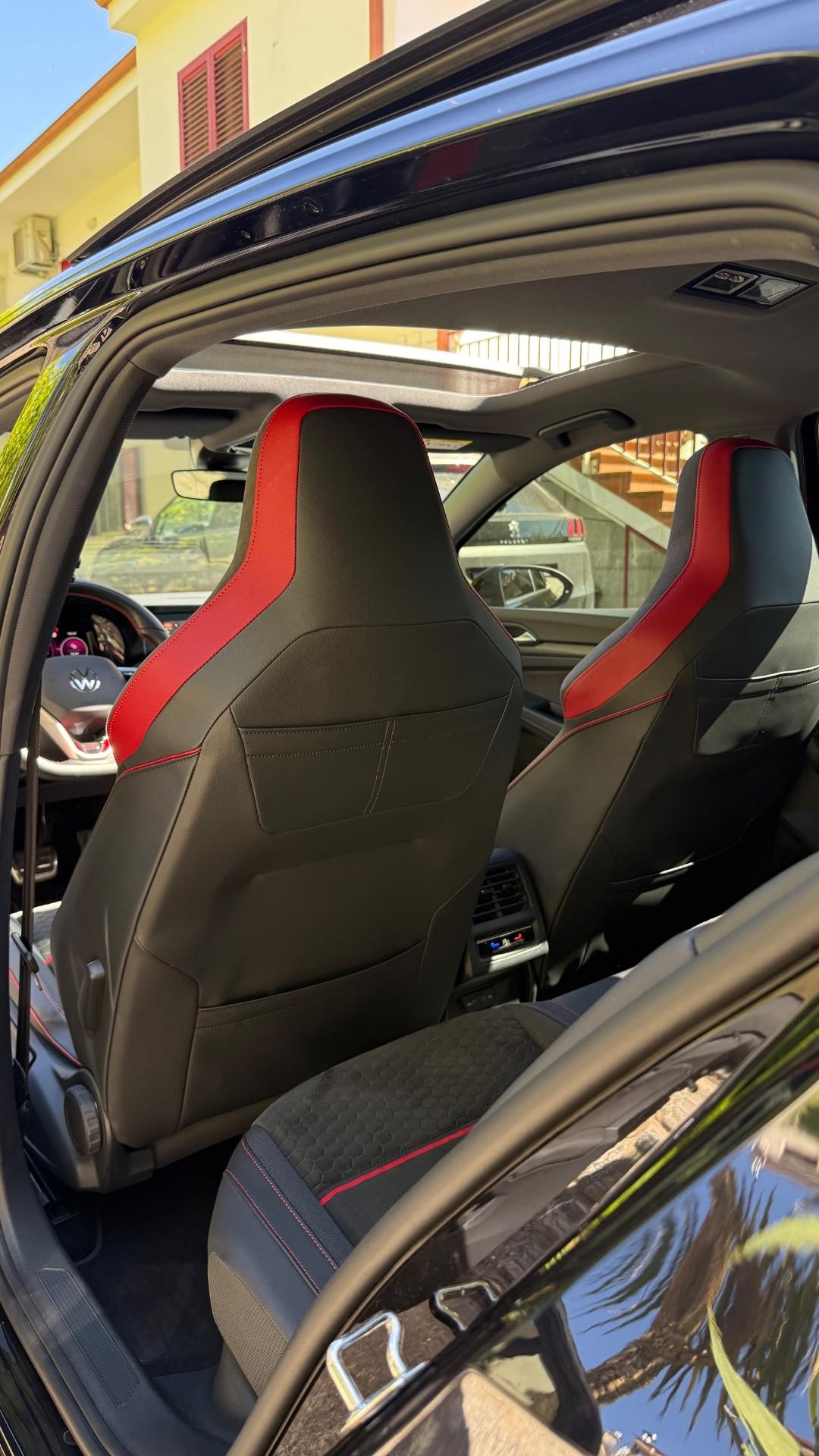 Volkswagen Golf GTI 2.0 TSI DSG CLUB SPORT 300 CAVALLI