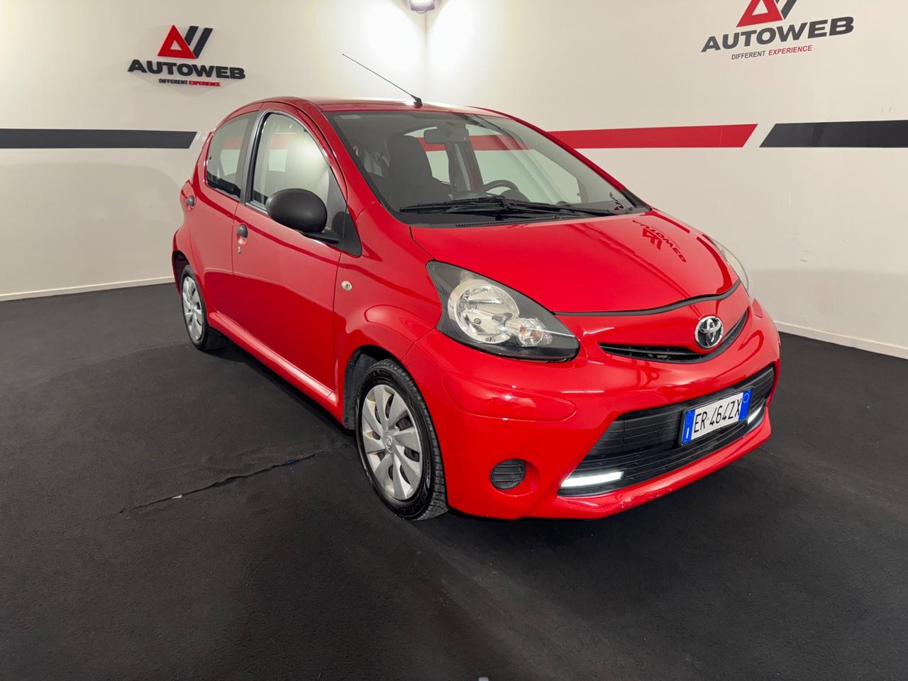 Toyota Aygo 1.0 12V VVT-i 5 porte Cool Soda Connect