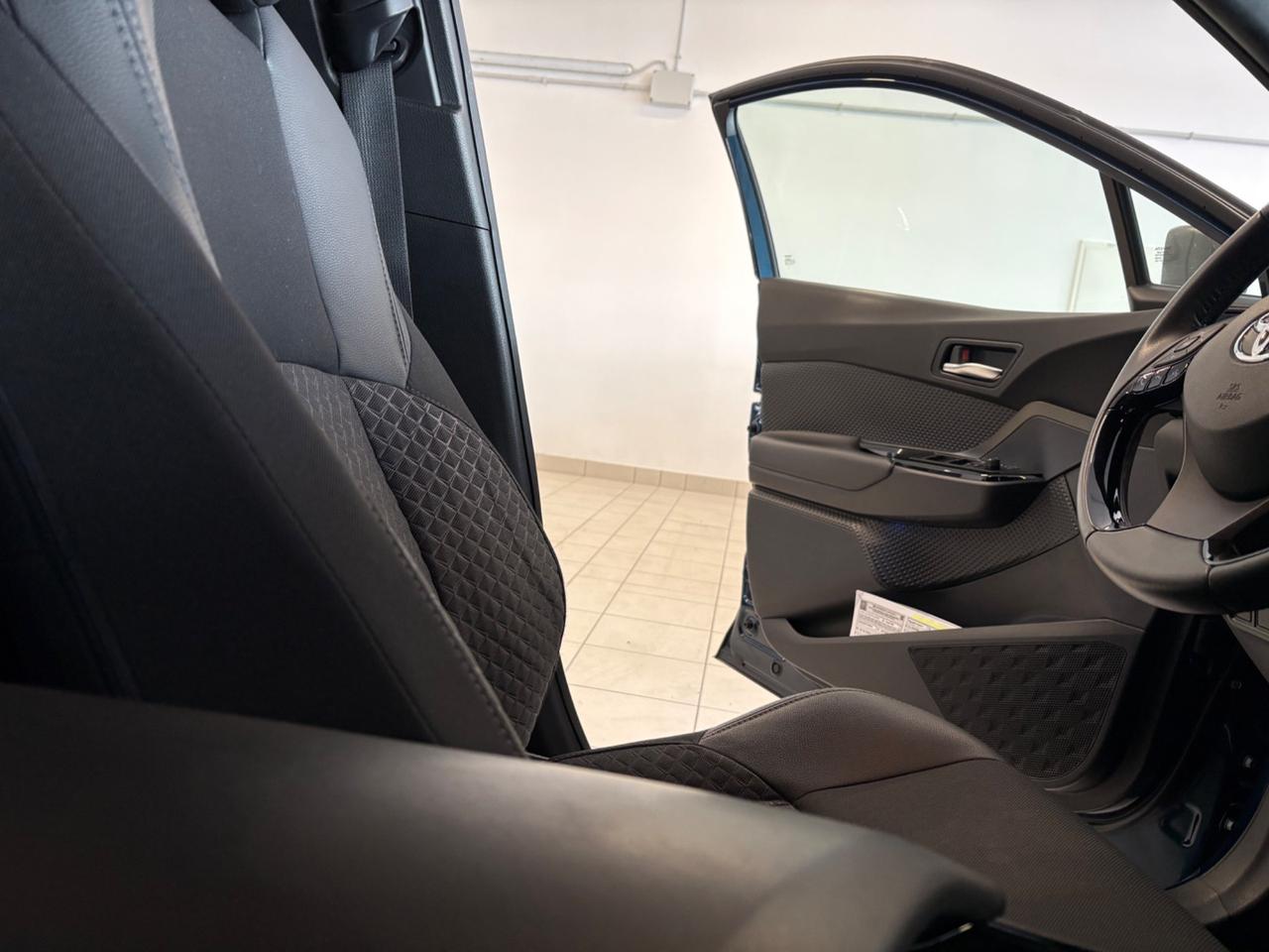 Toyota C-HR TREND 2.0 Hybrid E-CVT UNICO PR.