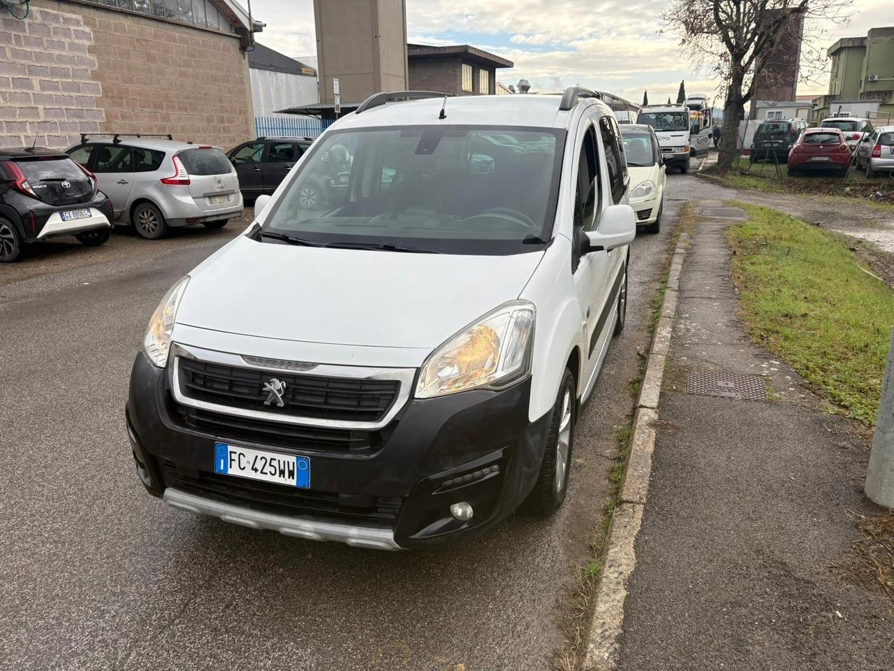 Peugeot Partner Tepee 2016 BlueHDi 120 S&S Outdoor