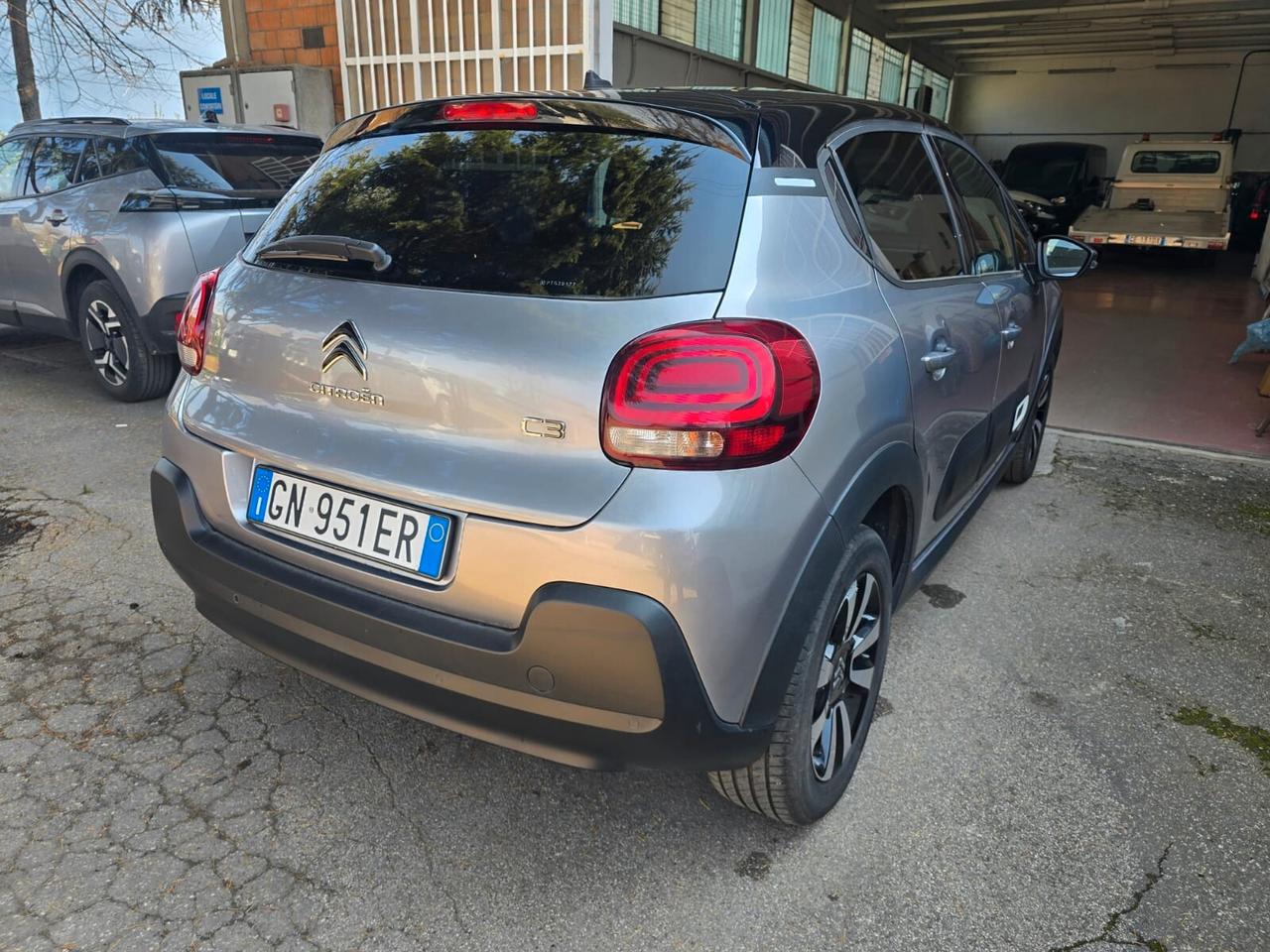 Citroen C3 BlueHDi 100 S&S Shine rate 99,00