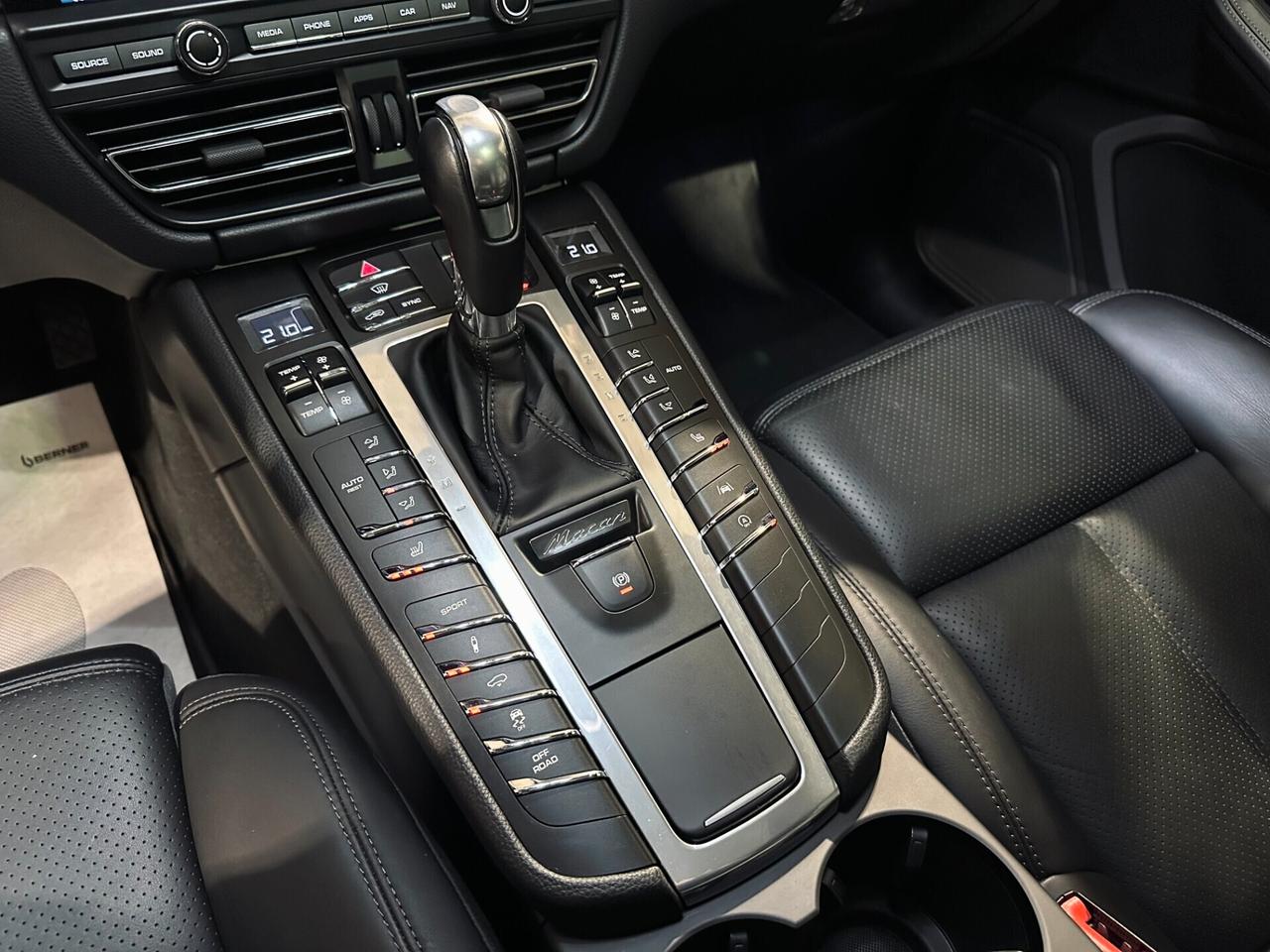 Porsche Macan 2.0 TETTO - PASM RETROCAMERA TAGLIANDI UFF.