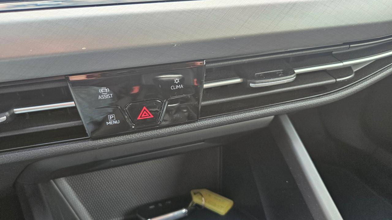 Volkswagen Golf 1.0 tsi evo Life 110cv ACC- NAVY-CARPLAY-