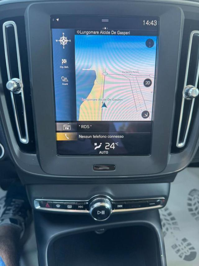 VOLVO XC40 T2 Geartronic Momentum
