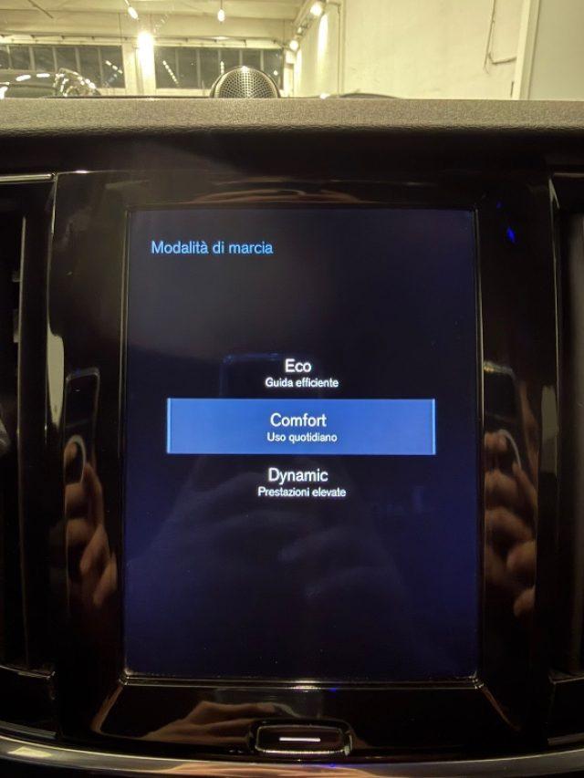 VOLVO V90 D4 AWD Inscription//TETTO//LED//SEDILI RISC & VENT