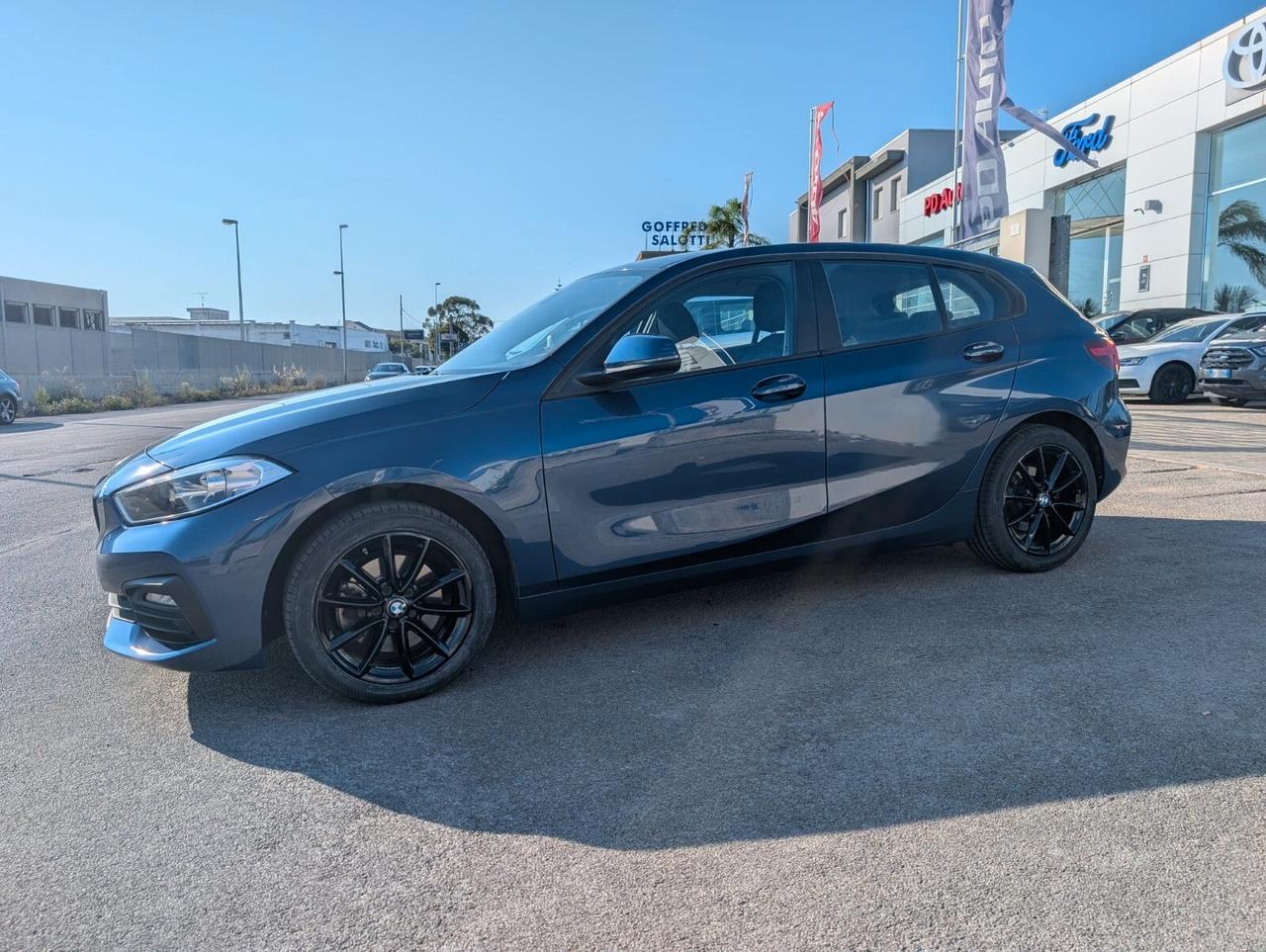 Bmw 116 116d 5p. Business Advantage