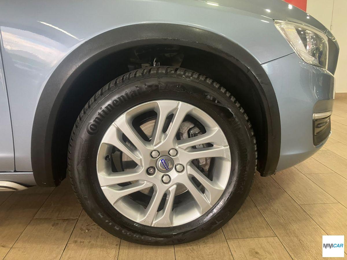 VOLVO - V60 - Cross Country D3 Geartronic Kinetic
