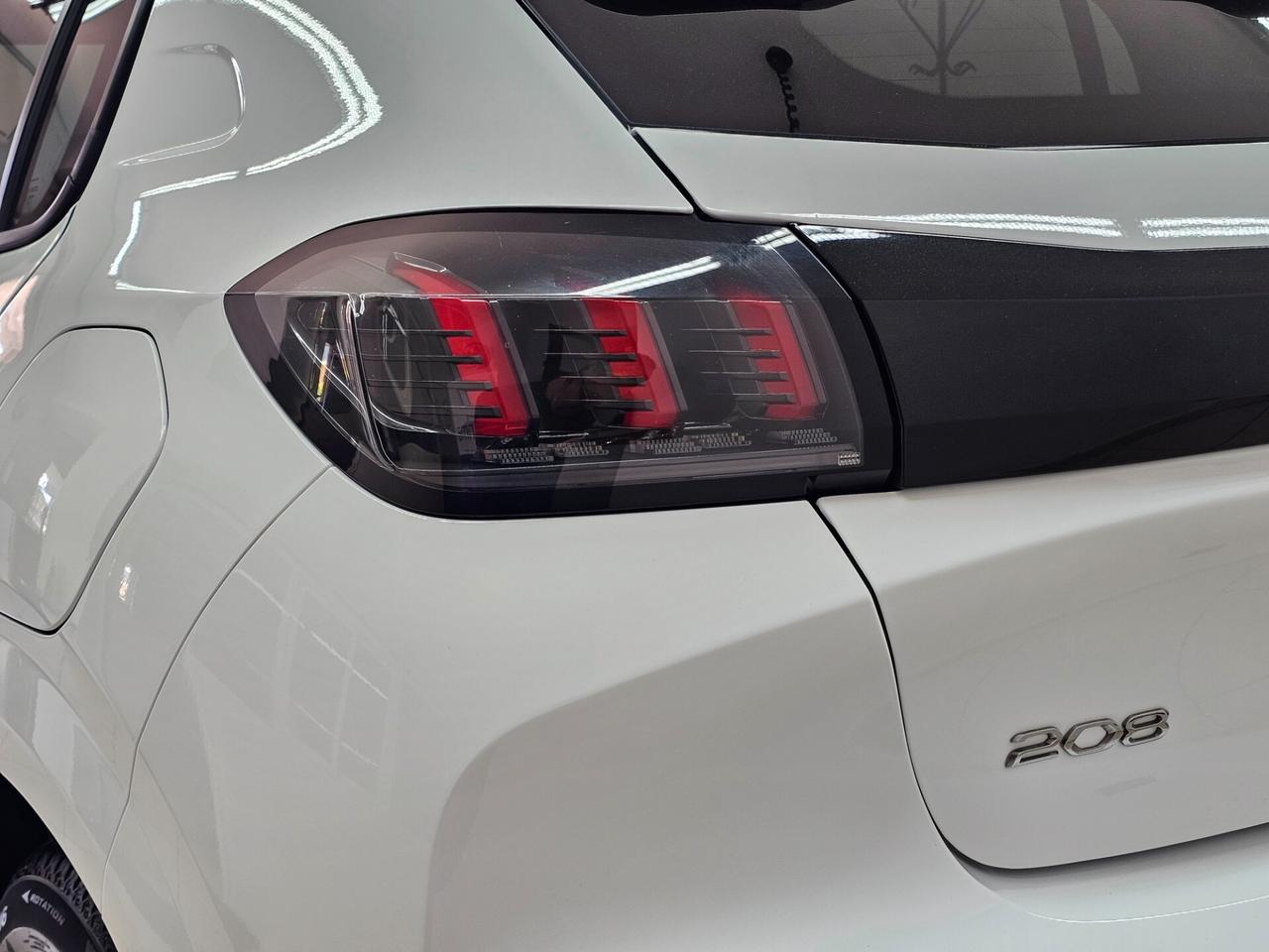PEUGEOT 208 PURETECH 100cv EAT8 S&S ALLURE