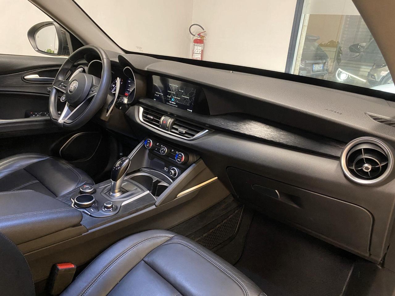 Alfa Romeo Stelvio 2.2 Turbodiesel 160 CV AT8 RWD Sport-Tech