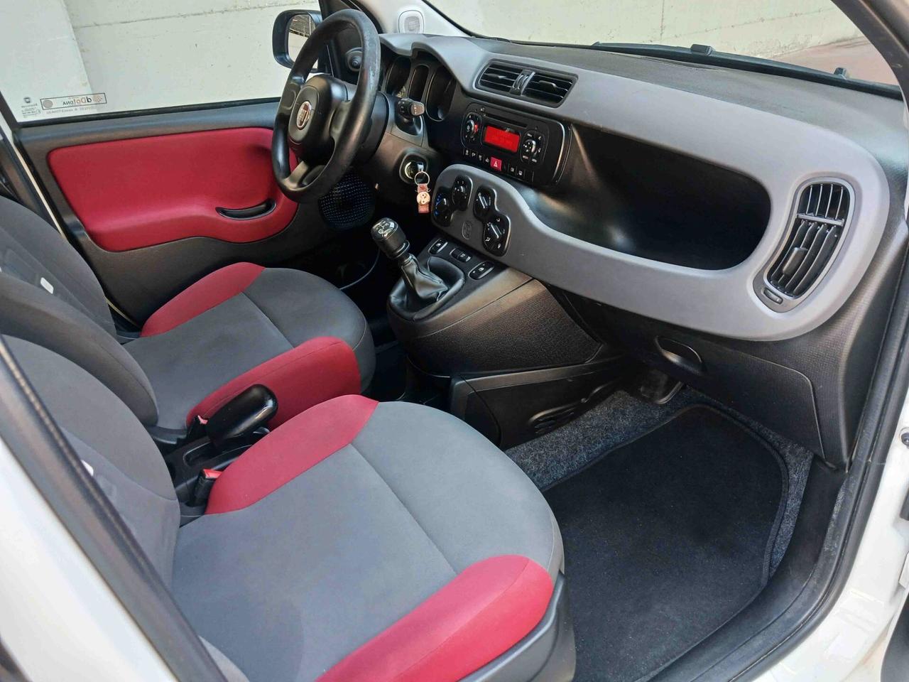 Fiat Panda 1.2 Lounge Euro 6 - PERFETTA