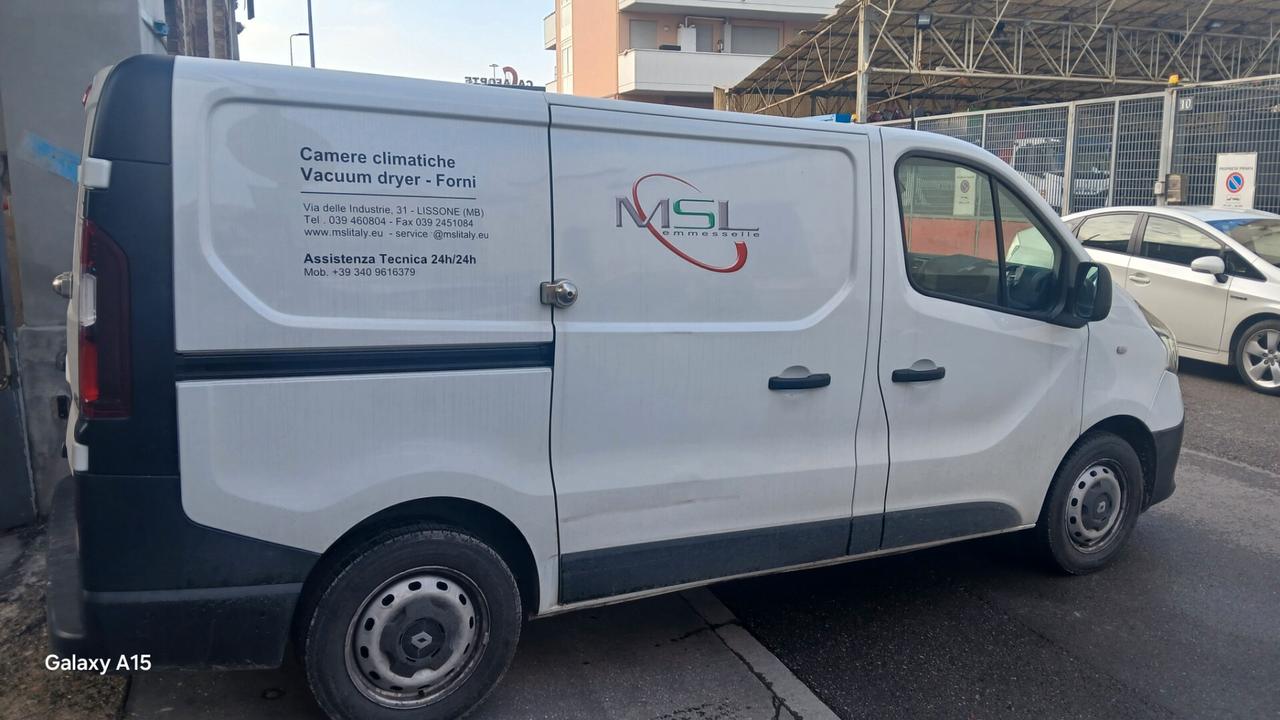 Renault Trafic T27 2.0 dCi PASSO LUNGO E6