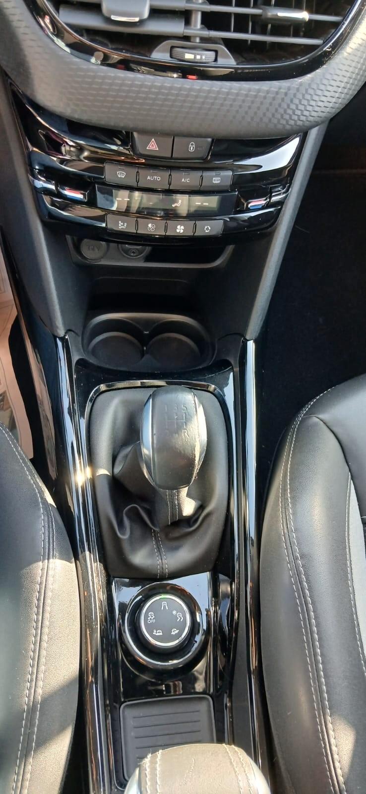Peugeot 2008 BlueHDi 100 Allure - 2016