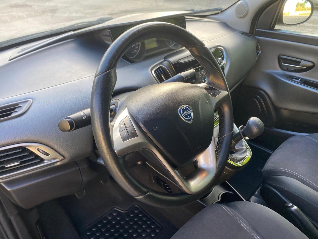 Lancia Ypsilon 1.2 69 CV 5 porte GPL Ecochic 30th Anniversary