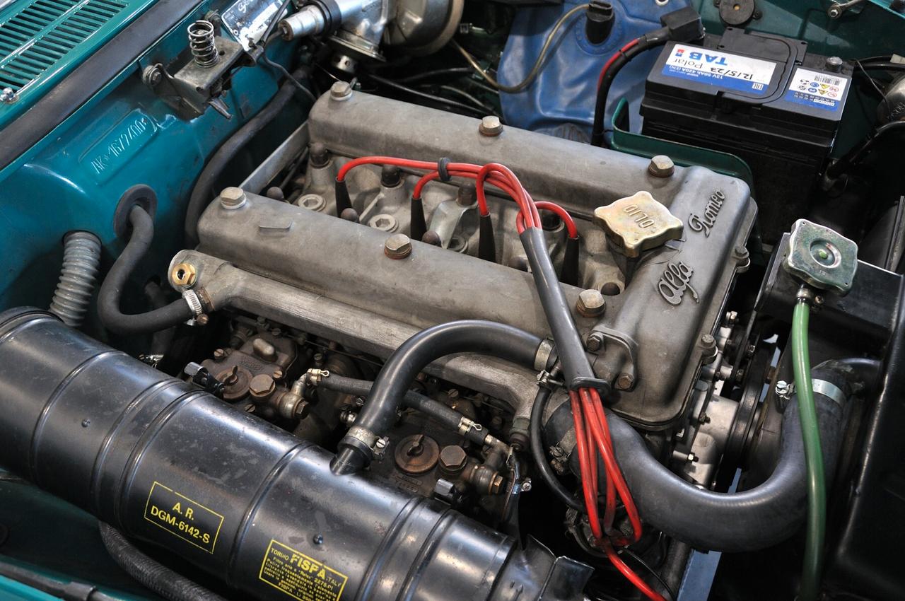 Alfa Romeo Spider 1300 Junior Duetto osso di seppia RIAR conservata