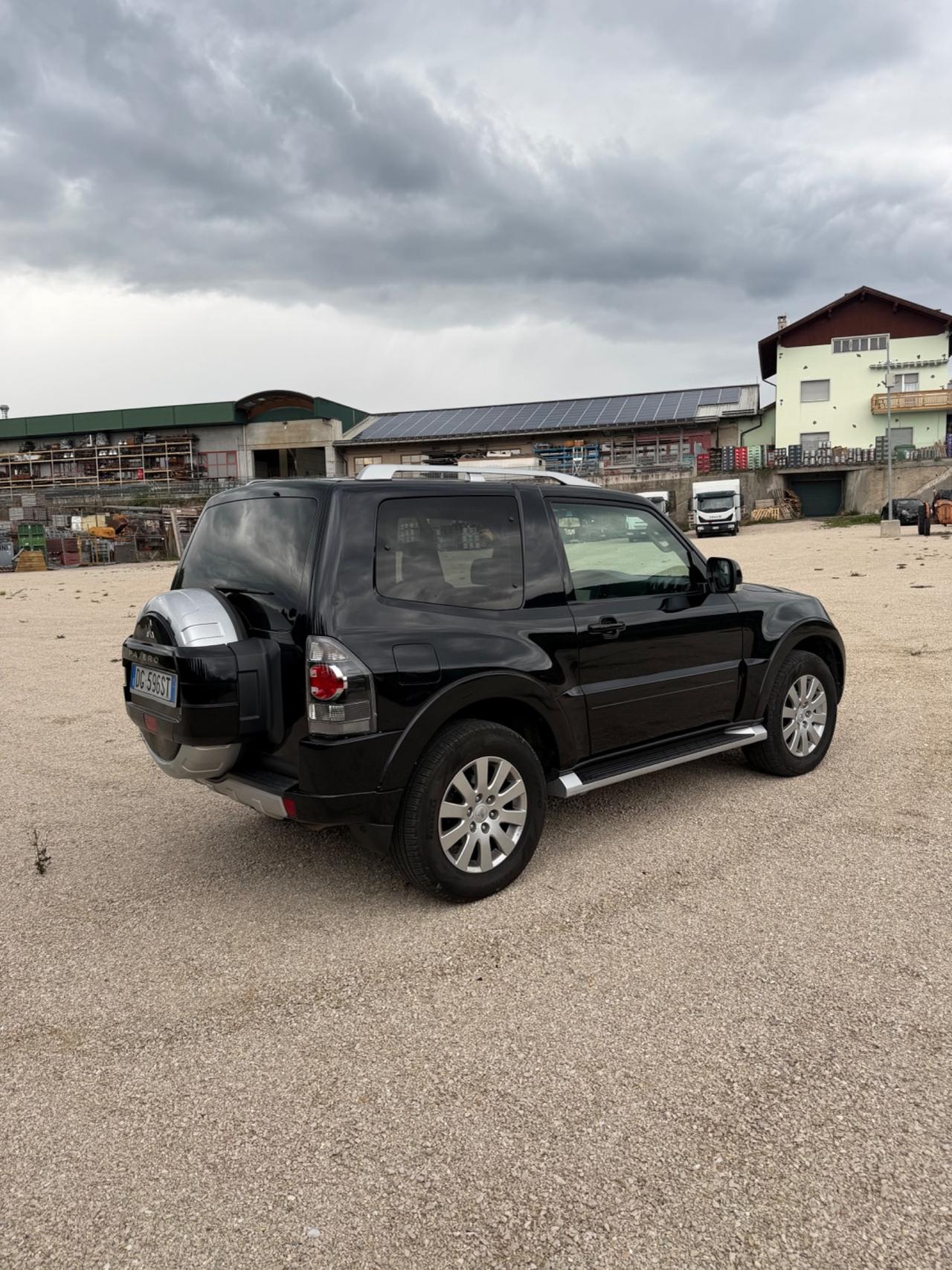 Mitsubishi Pajero 3.2 DI-D 16V aut. 3p