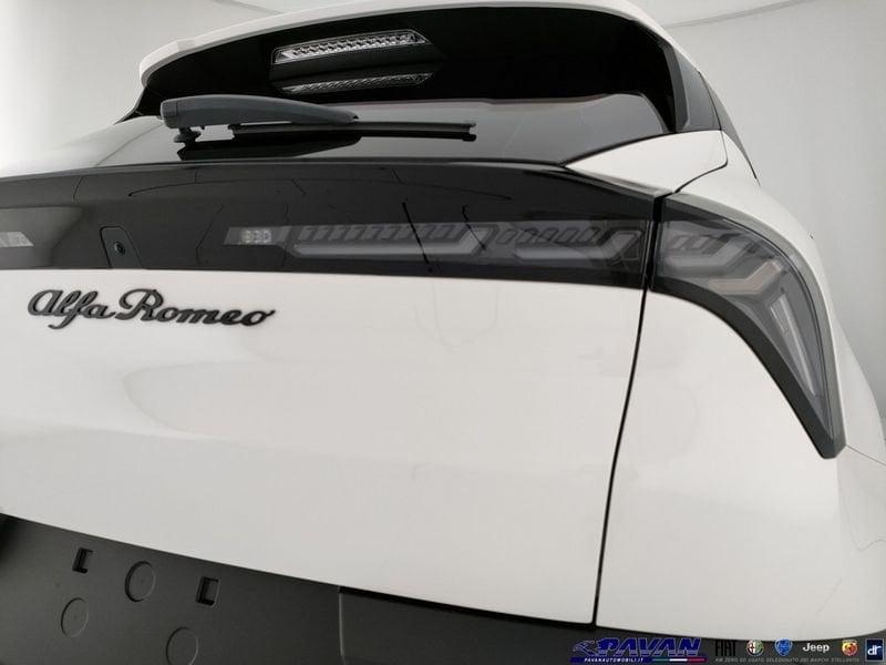 Alfa Romeo Junior Hybrid 145cv SPECIALE (Pack TECHNO)