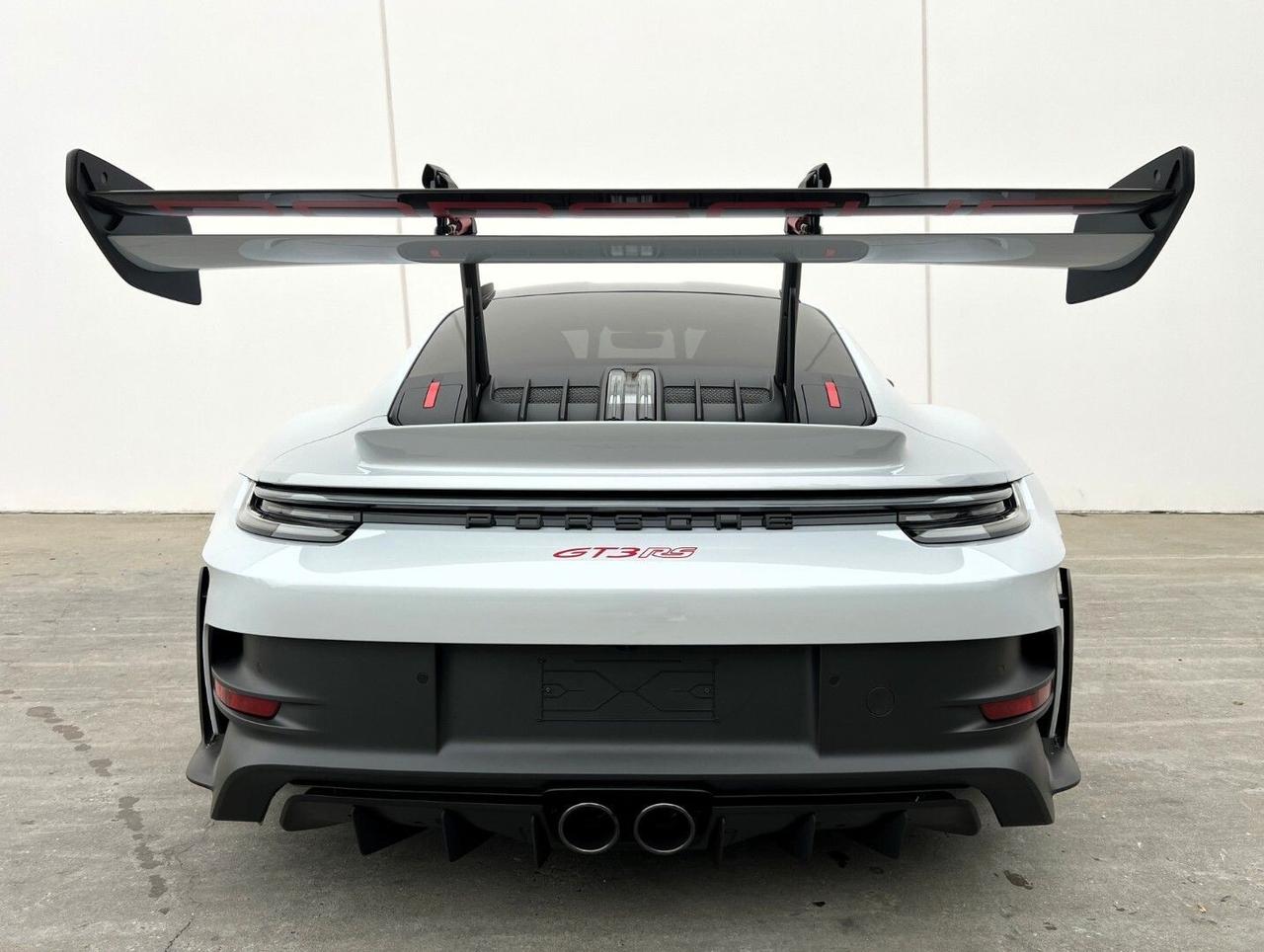 Porsche 911 GT3 RS Weissach