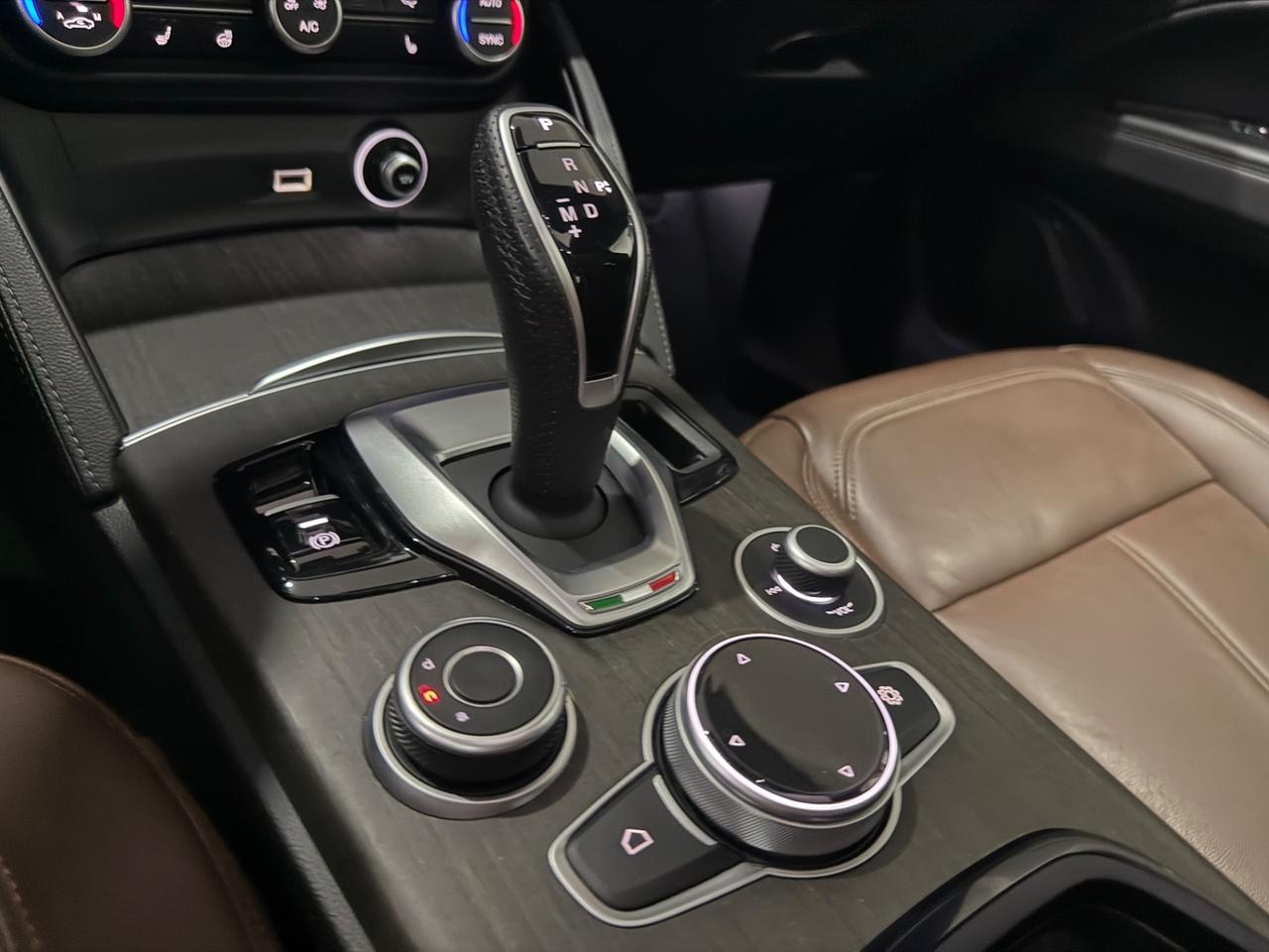 Alfa Romeo NEW Stelvio 210CV AT8 Q4 Ti+R20/TETTO TOP2024