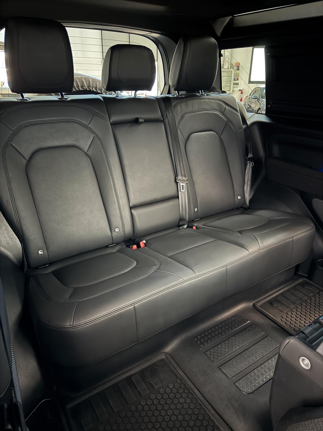 Land Rover Defender 90 SE D200 AWD 3.0cc 200cv Assetto regolabile Navi (PREZZO + IVA)