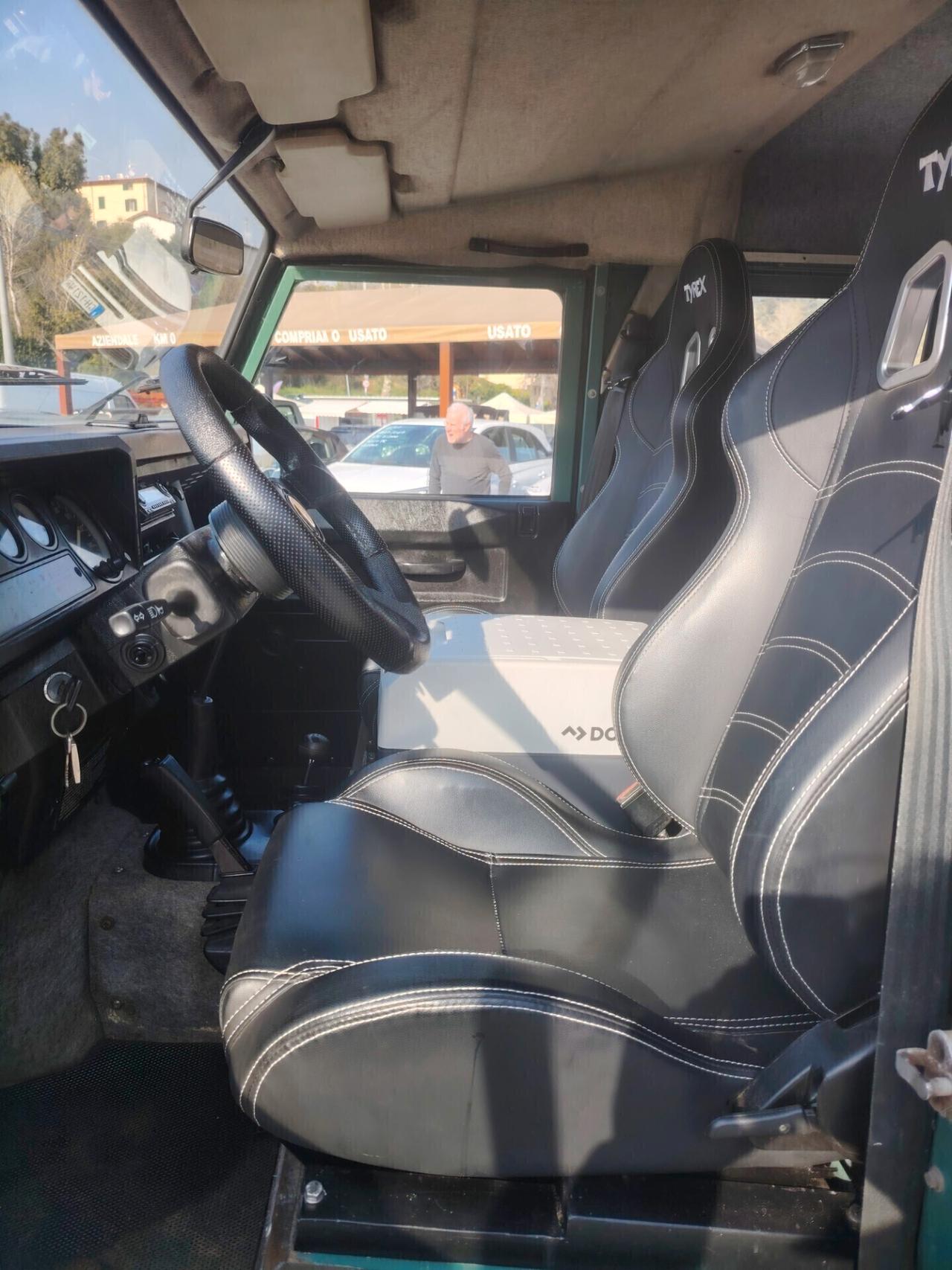 Land Rover Defender 9.0 2.5 Td5 -AUTOCARRO