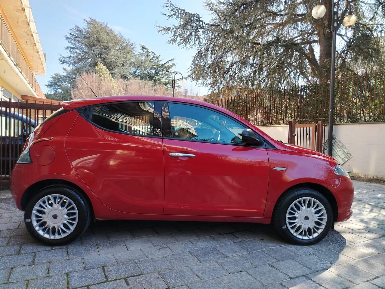 Lancia Ypsilon 1.2 69 CV 5 porte GPL Ecochic Gold