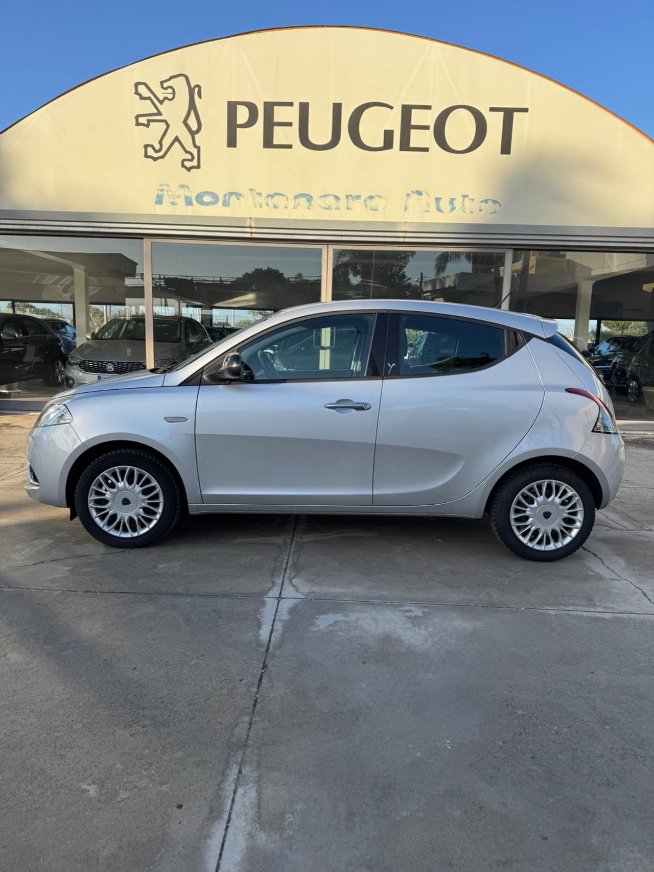 Lancia Ypsilon 1.2 69 CV 5 porte Gold