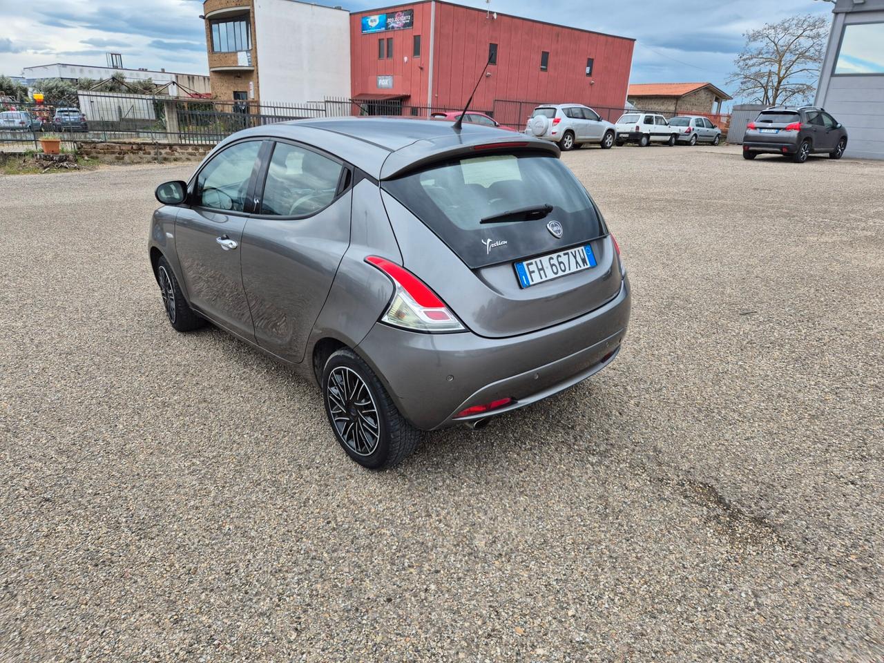 Lancia Ypsilon 1.2 69 CV 5 porte Gold