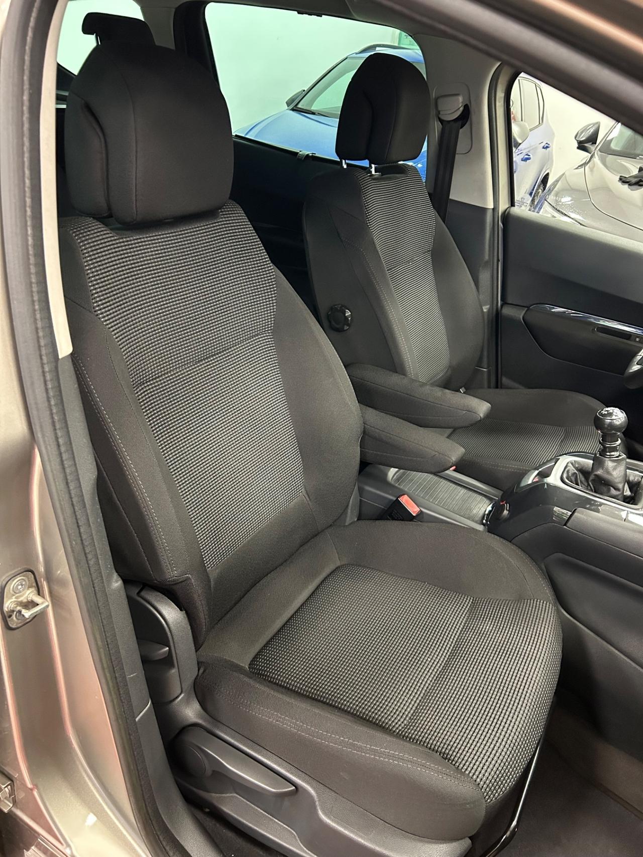 Peugeot 5008 2.0 HDi 150CV Allure