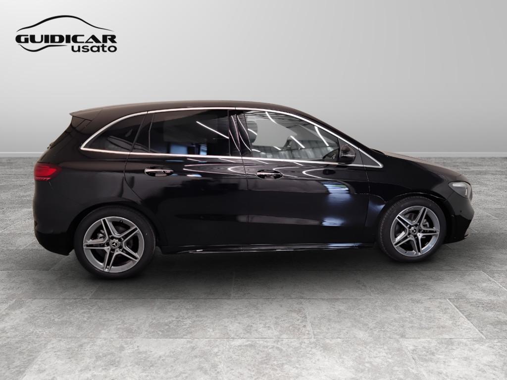 Mercedes-Benz Classe B - W247 2023 - B 180 d AMG Line Advanced Plus auto