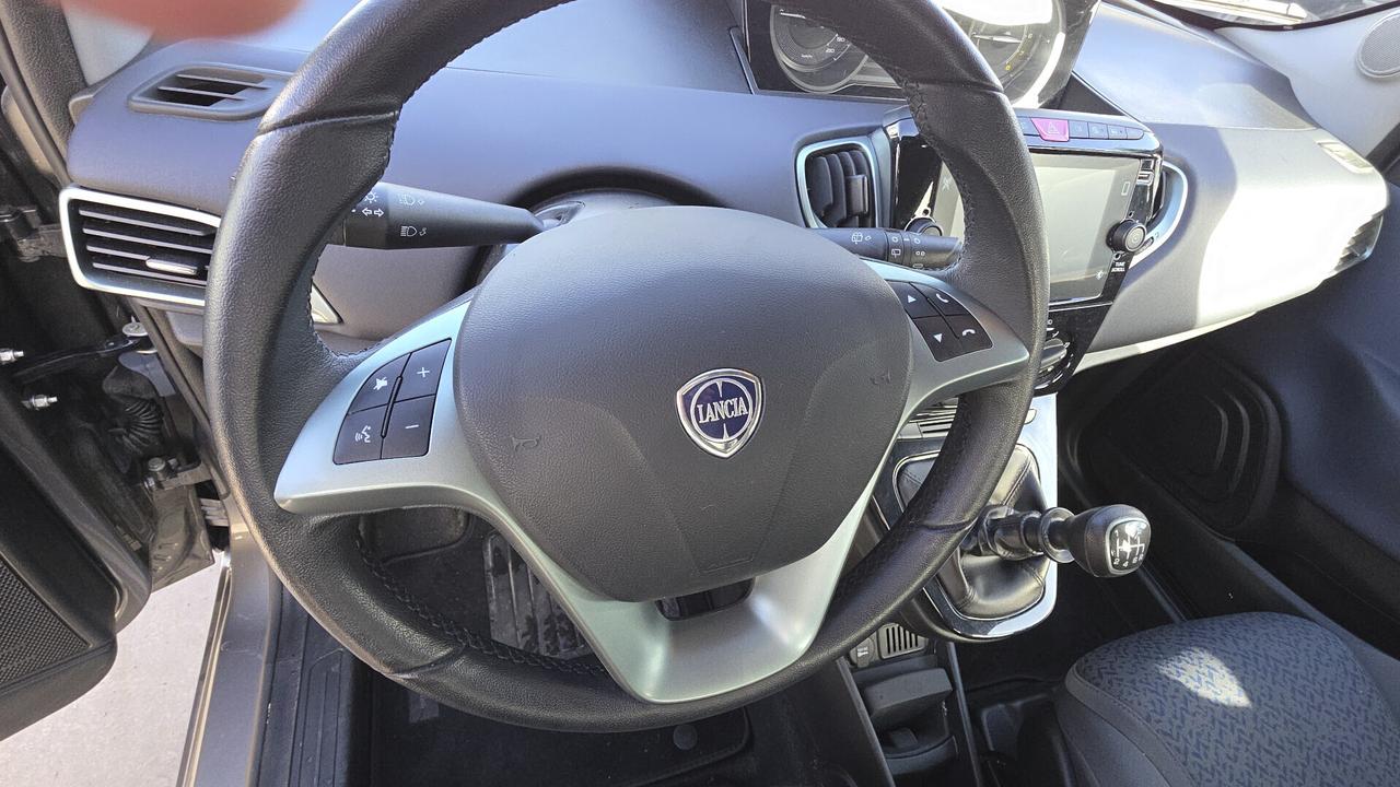 Lancia Ypsilon 1.0 FireFly 5 porte S&S Hybrid Gold Plus