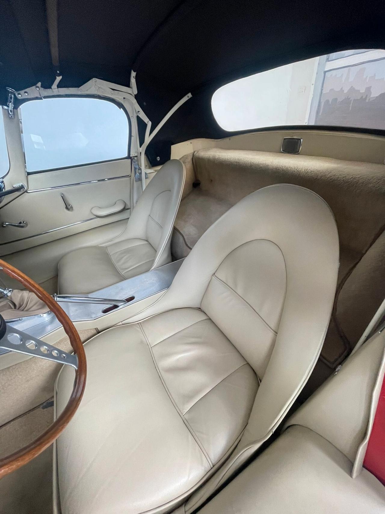 Jaguar E-Type Cabrio da 265 Cv