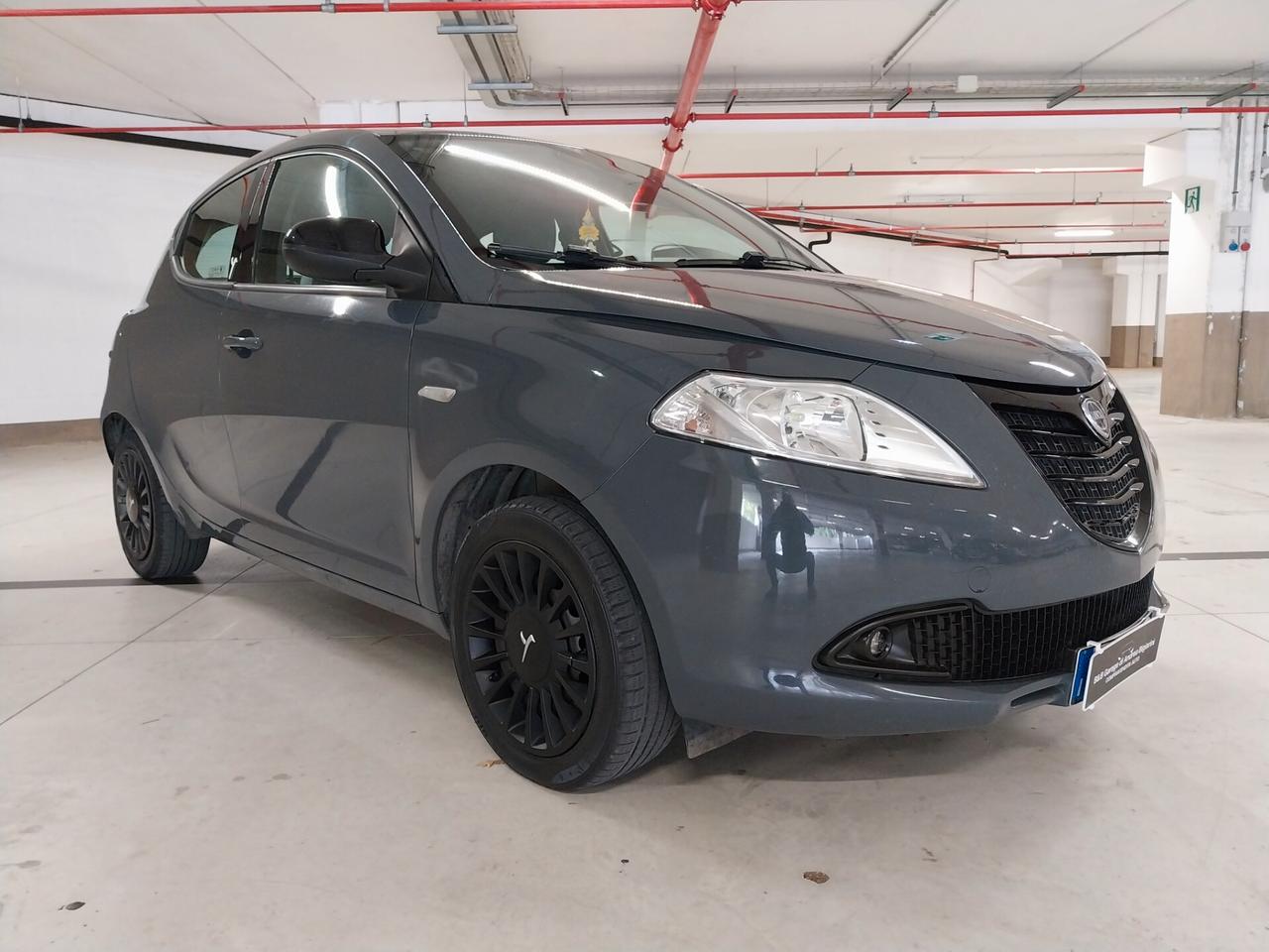 Lancia Ypsilon 1.2 69 CV 5 porte GPL Ecochic S Momodesign