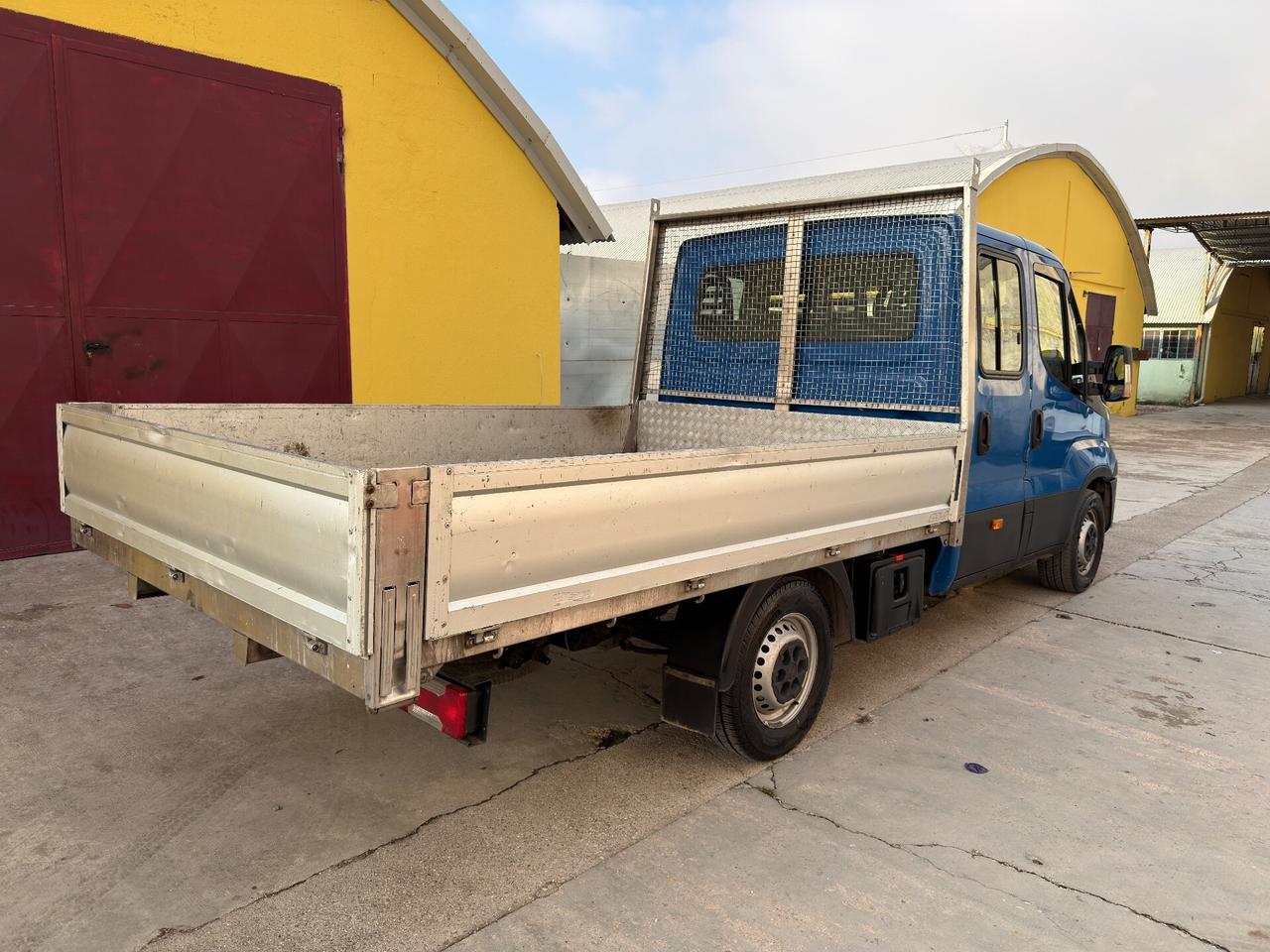 Iveco Daily 3.0d 180cv 7 posti ottime condizioni-2018