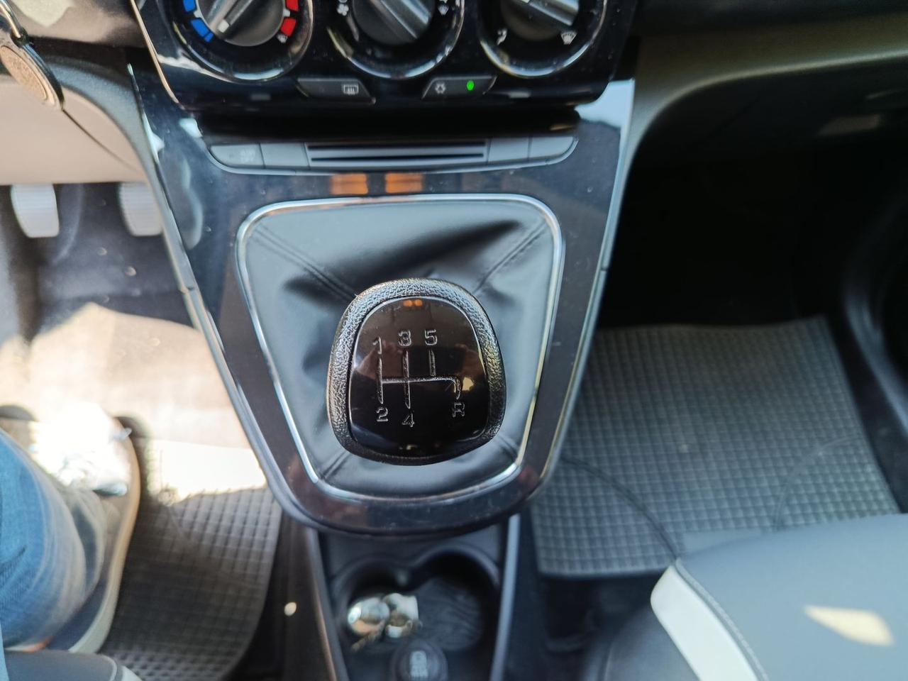 Lancia Ypsilon Elefantino 1.2 #10969