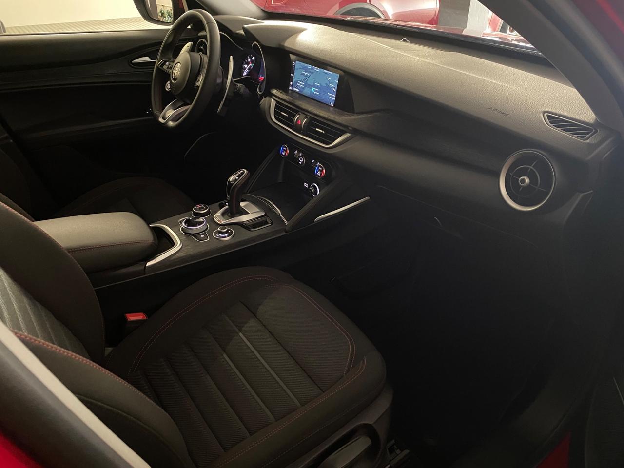 Alfa Romeo Stelvio 2.2 t Aziendale- Palette F1 al volante