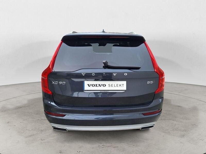 Volvo XC90 B5 235+14 CV AWD Automatica NAVI LED 7 posti Momentum Pro