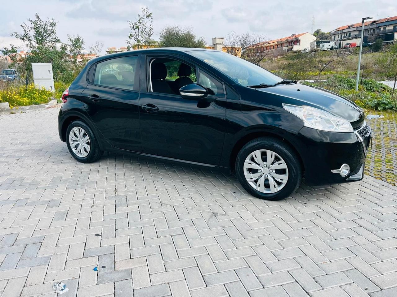 Peugeot 208 1.4hdi A-F-F-A-R-O-N-E- CHIAMA 2013