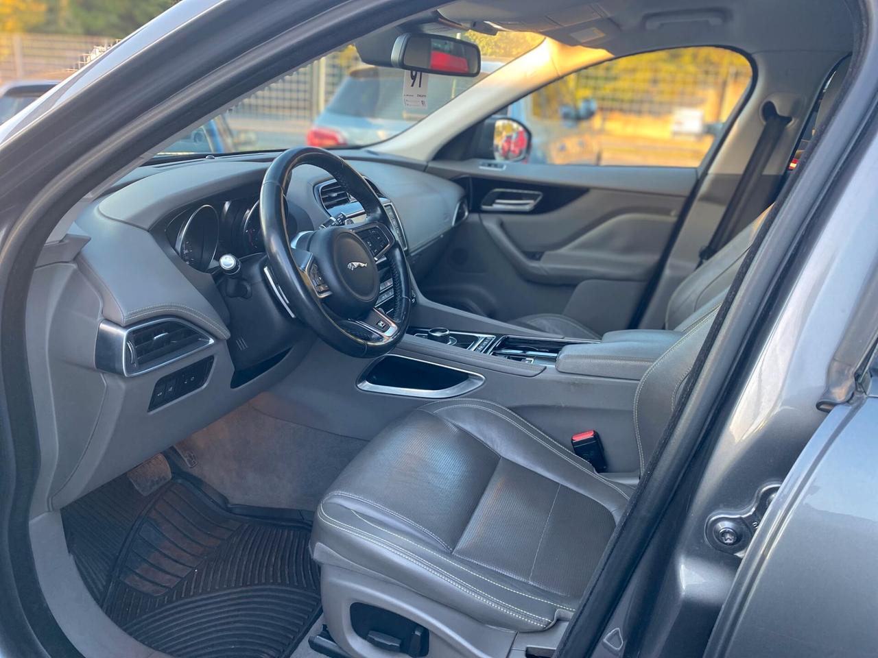 Jaguar F-Pace 2.0 D 180 CV AWD aut. R