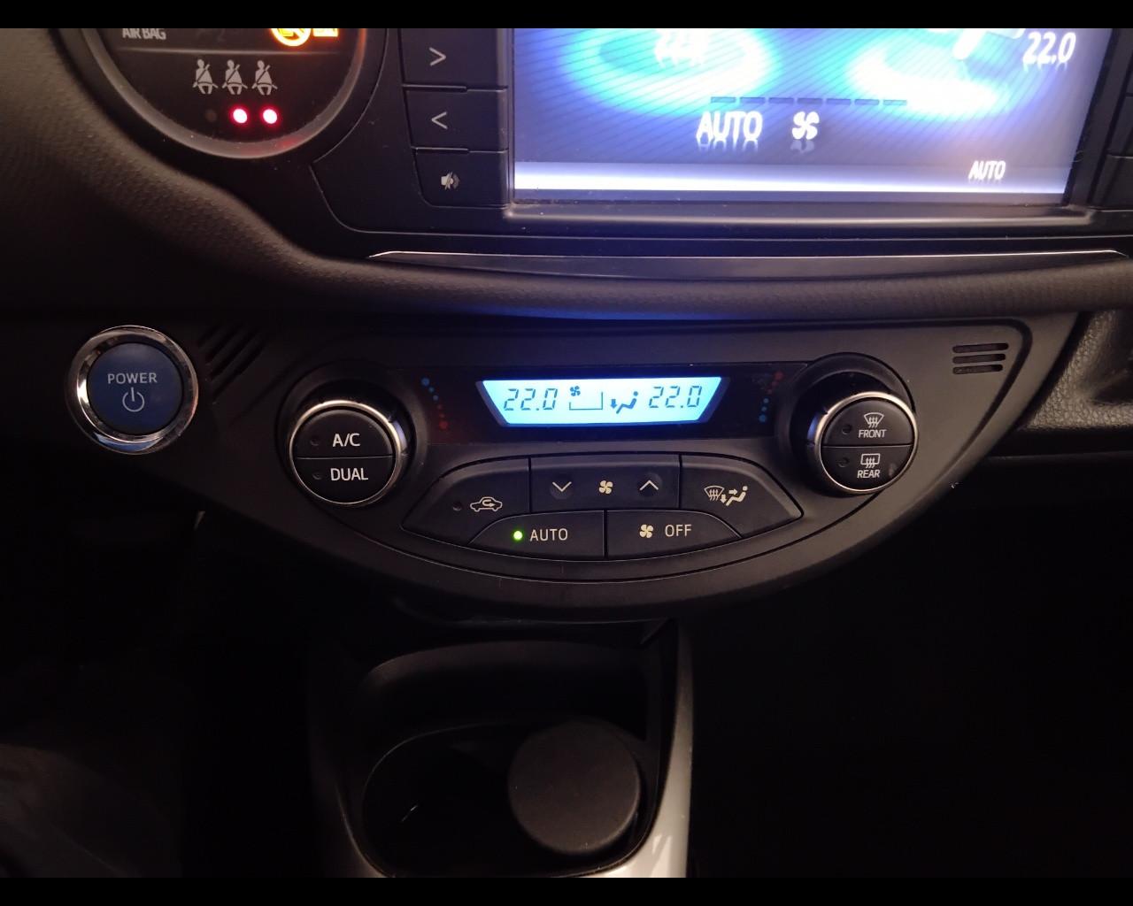 TOYOTA Yaris III 2015 - Yaris 5p 1.5h Active my16