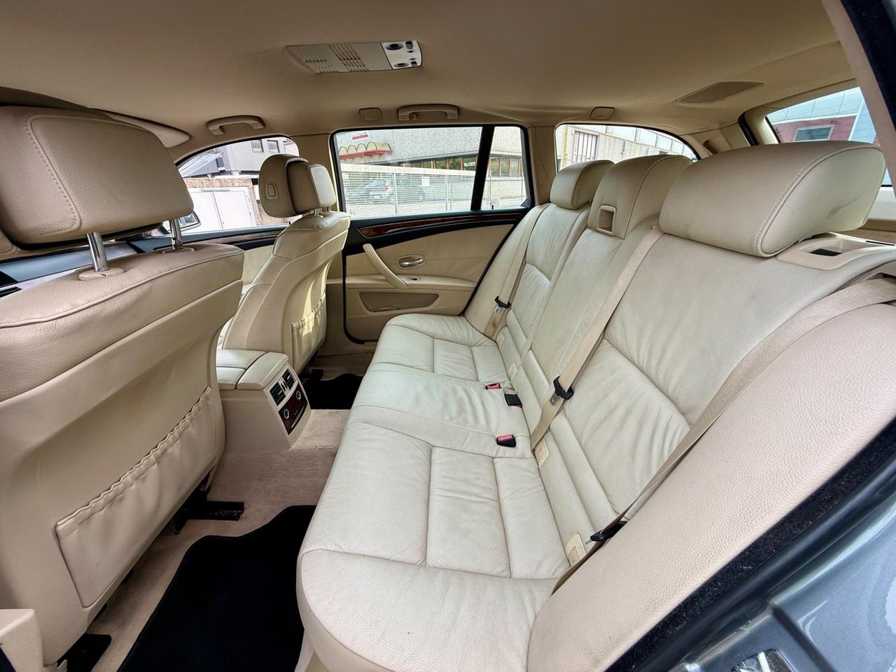 Bmw 530xd Touring 2008 235CV futura