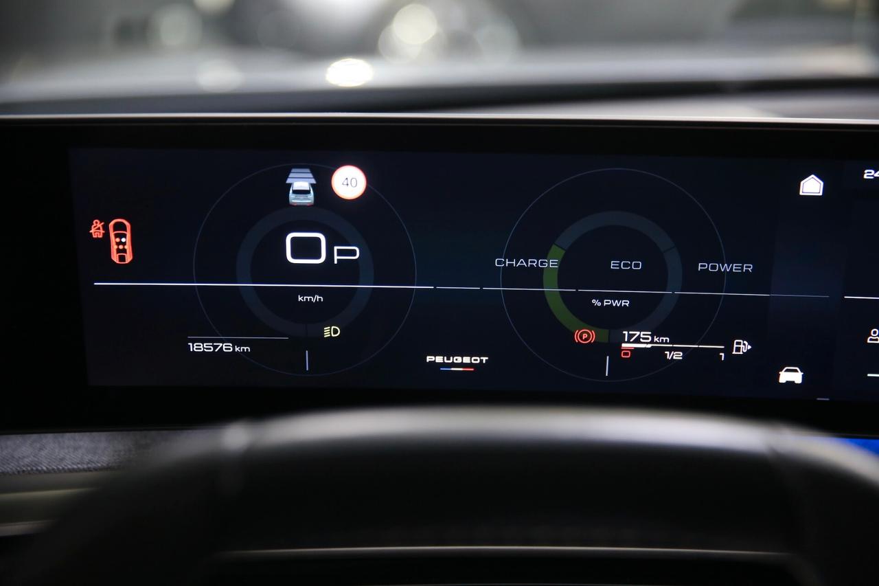 Peugeot 3008 Hybrid 145 cv e-DCS6 GT