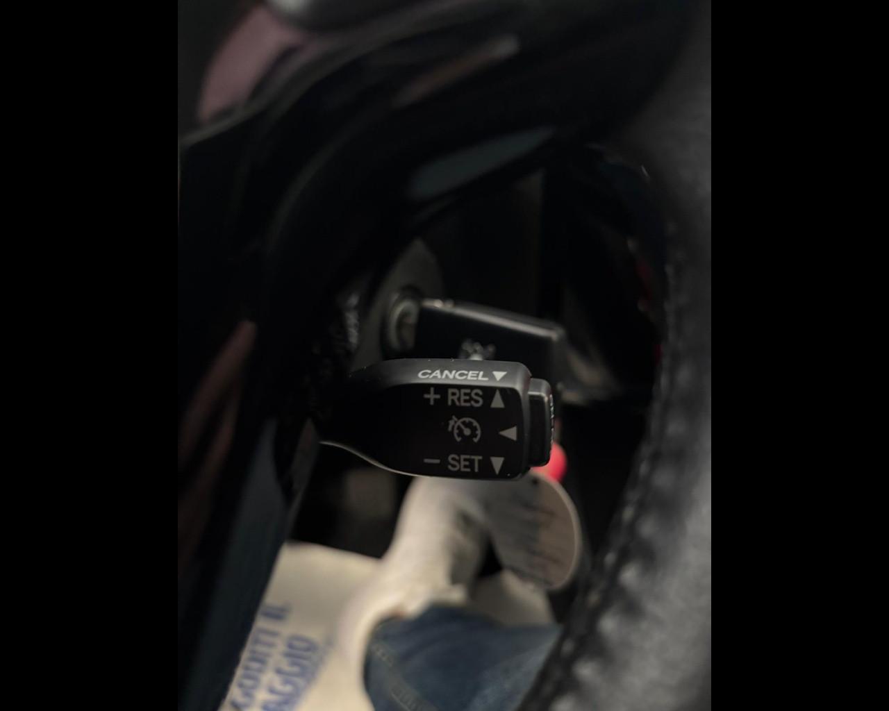 PEUGEOT 108 - 108 5p 1.0 vti Allure Top!