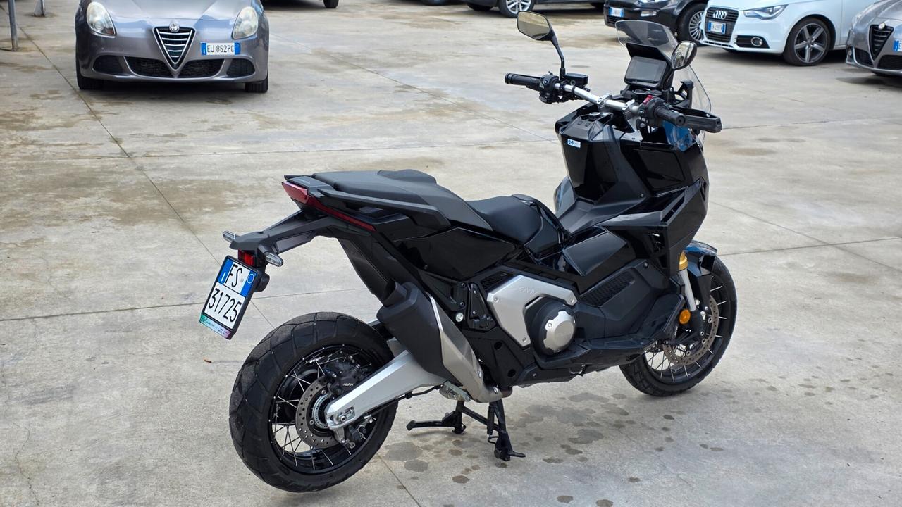 Honda X-ADV 750 ANNO 2025 5.000KM GARANZIA UFFICIALE