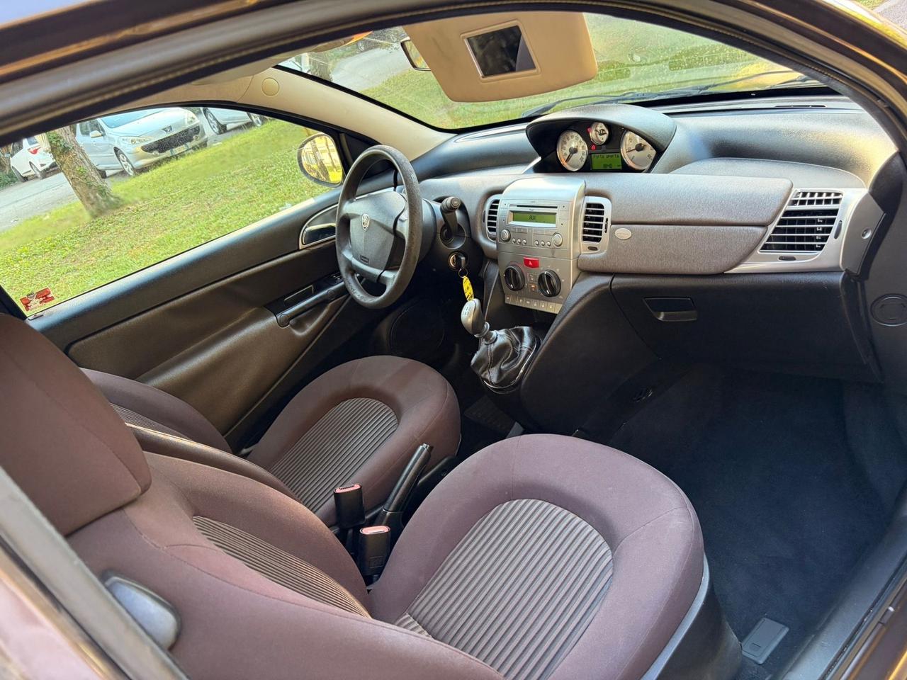 Lancia Ypsilon 1.2 Platino