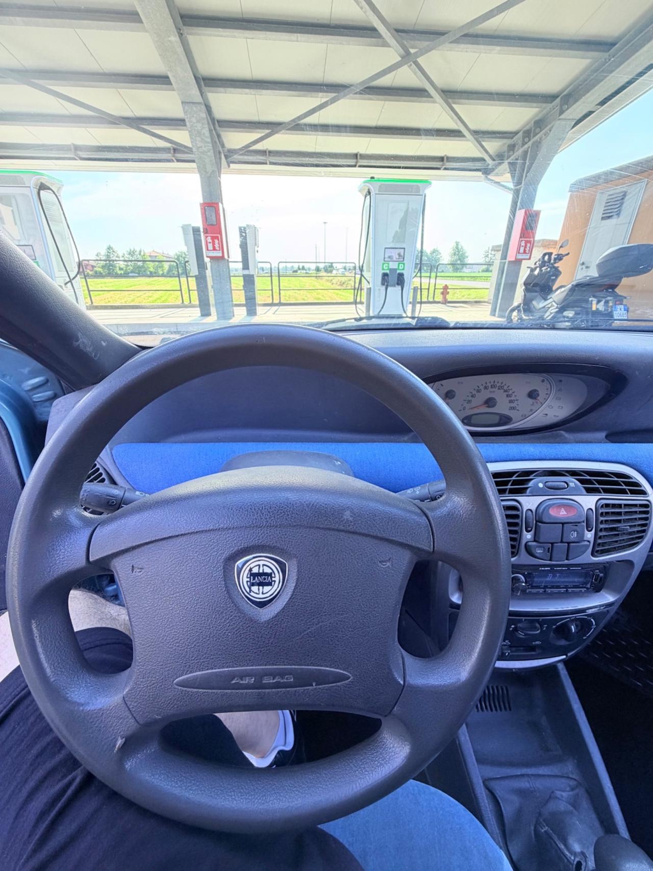 Lancia Y 1.2i cat Elefantino Blu