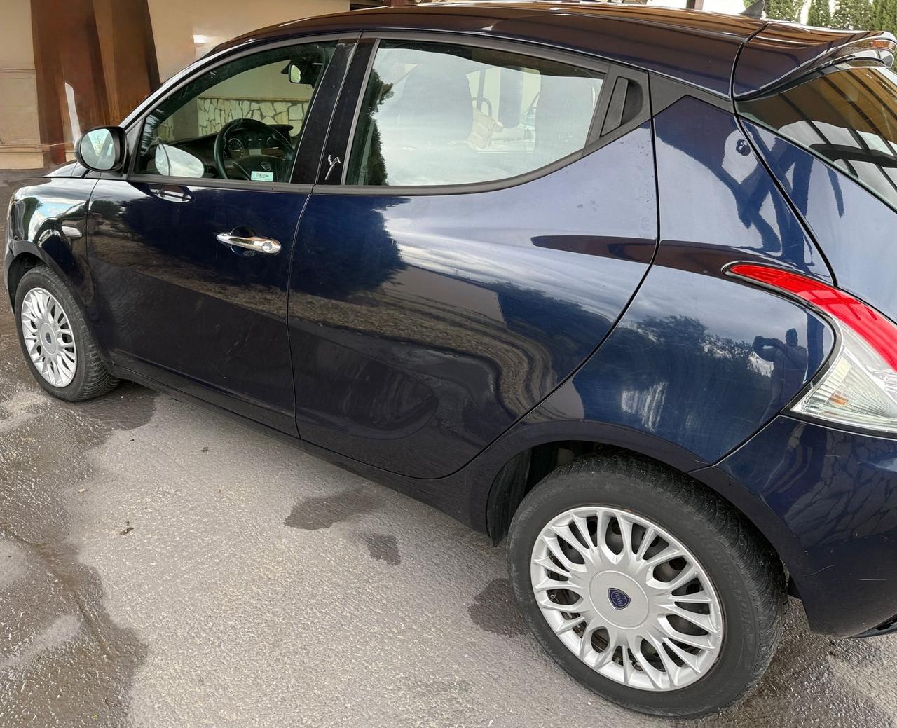 Lancia Ypsilon 1.2 69 CV 5 porte Gold