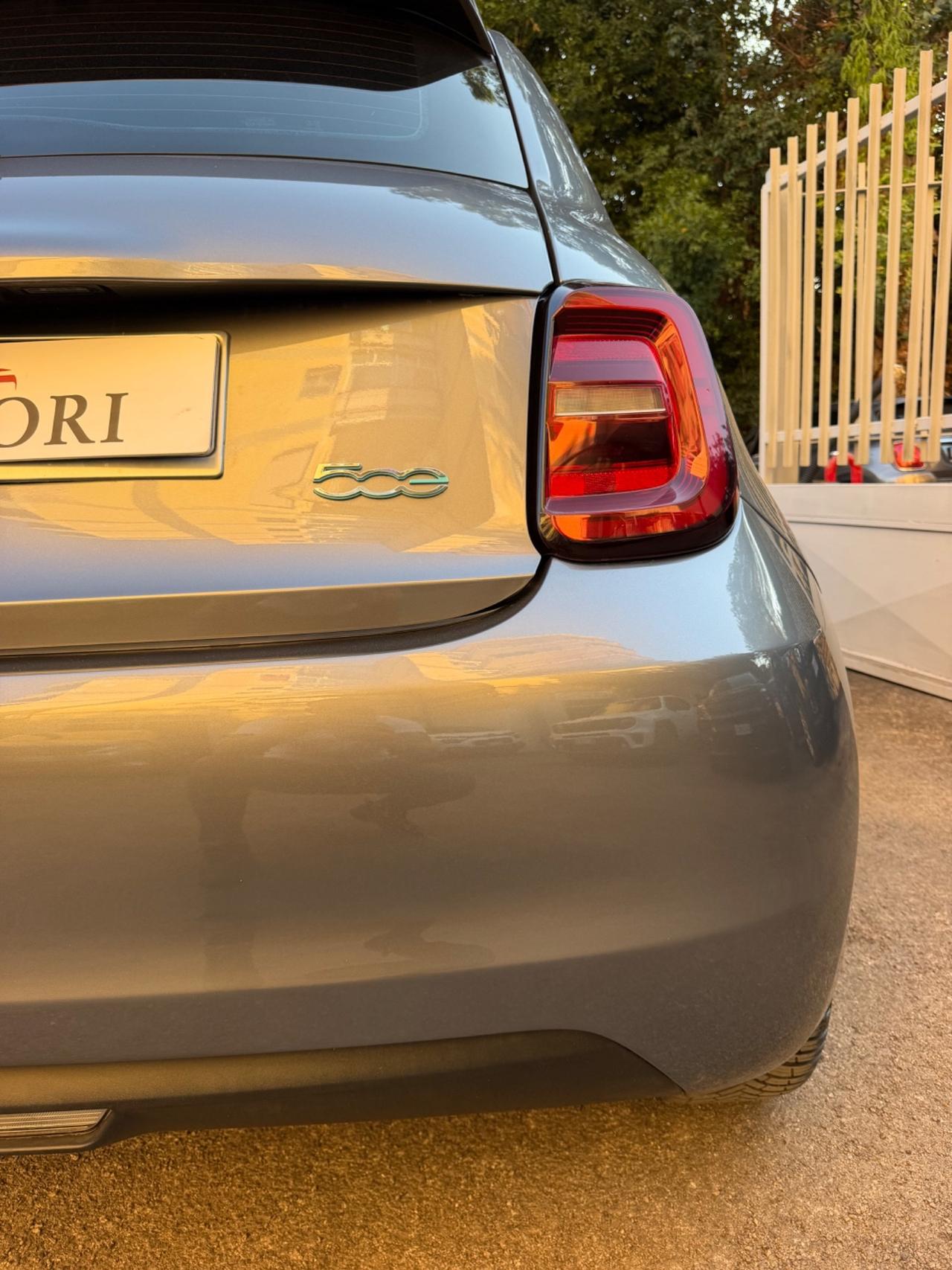 Fiat 500 500e Berlina 42 kWh Passion